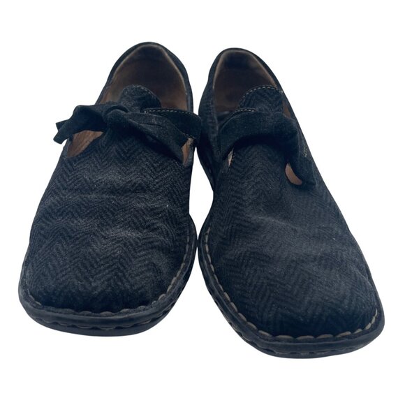 Born Slip On Flat Sz 6 Suede Square Toe Chevron Pattern Casual Black Comfort - Picture 2 of 9